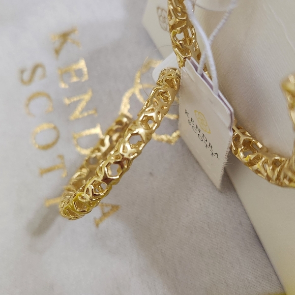 Kendra Scott Maggie Small Filigree Hoop Earring Gold NWT - Picture 7 of 10